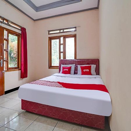 Oyo Homes 90915 Eco Tourism Desa Cihanjuang Rahayu Ciwangun Indah Camp Villas Bongkar Ngoại thất bức ảnh