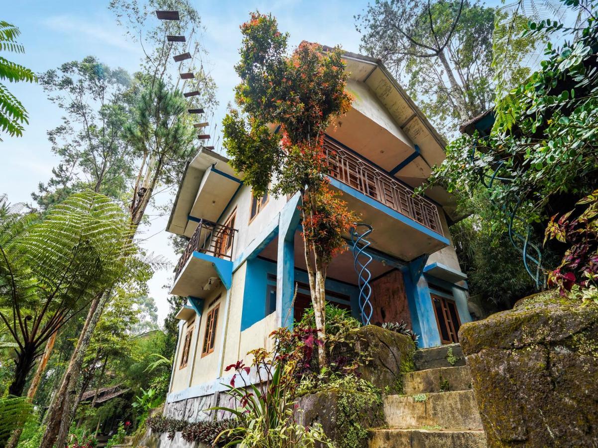 Oyo Homes 90915 Eco Tourism Desa Cihanjuang Rahayu Ciwangun Indah Camp Villas Bongkar Ngoại thất bức ảnh
