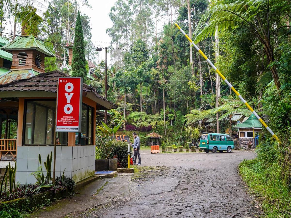 Oyo Homes 90915 Eco Tourism Desa Cihanjuang Rahayu Ciwangun Indah Camp Villas Bongkar Ngoại thất bức ảnh