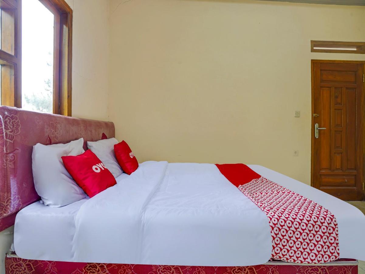 Oyo Homes 90915 Eco Tourism Desa Cihanjuang Rahayu Ciwangun Indah Camp Villas Bongkar Ngoại thất bức ảnh