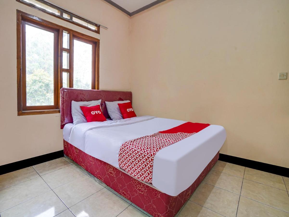 Oyo Homes 90915 Eco Tourism Desa Cihanjuang Rahayu Ciwangun Indah Camp Villas Bongkar Ngoại thất bức ảnh