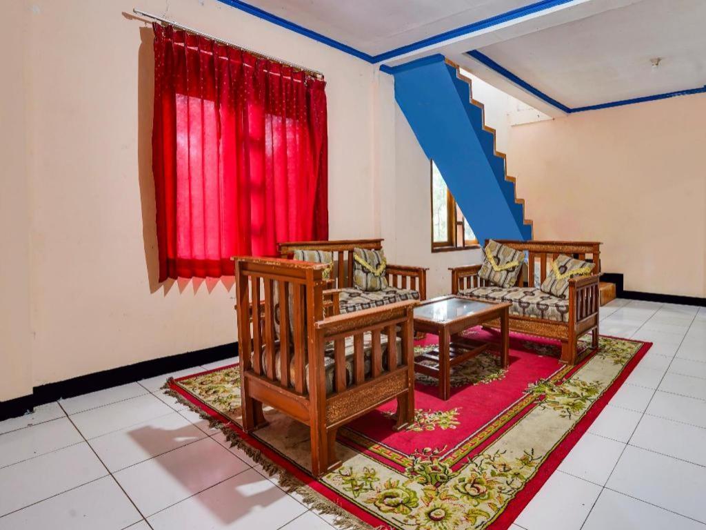 Oyo Homes 90915 Eco Tourism Desa Cihanjuang Rahayu Ciwangun Indah Camp Villas Bongkar Ngoại thất bức ảnh